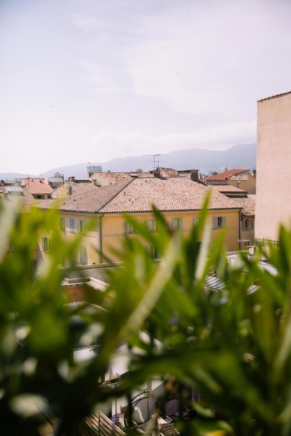 Duplex Avec Terrasse - Hyper-Centre De Toulonアパートメント エクステリア 写真